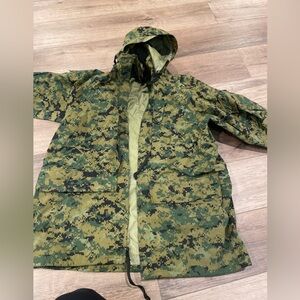 Unisex USGI Genuine Marine Apecs Gore Tex Digital Marpat Cold Weather Camo parka